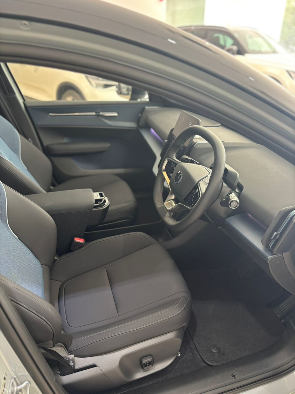 Volvo  EX30 Ultra, Twin Motor Performance, Electric