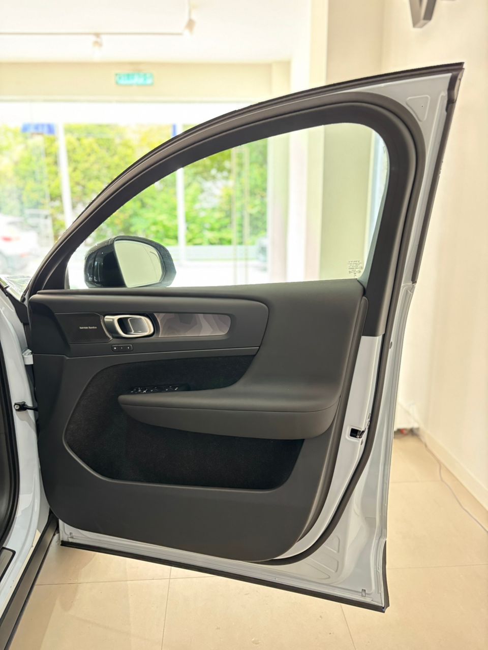 Volvo  EC40 Ultra, Twin Motor, Electric