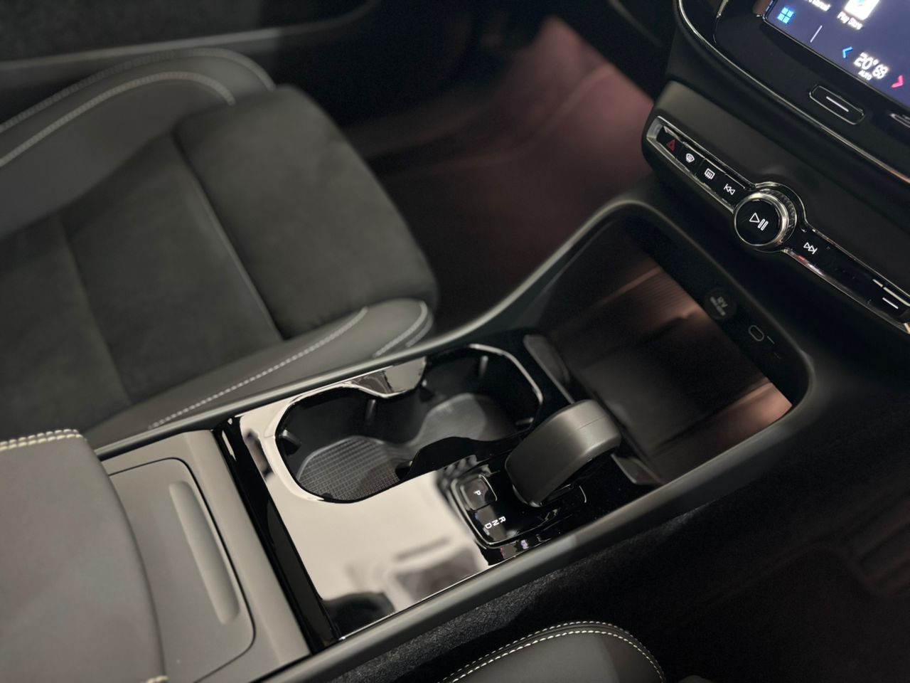 Volvo  EC40 Ultra, Twin Motor, Electric