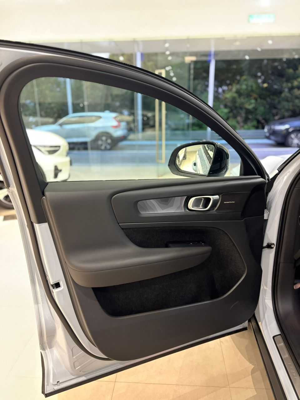 Volvo  EC40 Ultra, Twin Motor, Electric