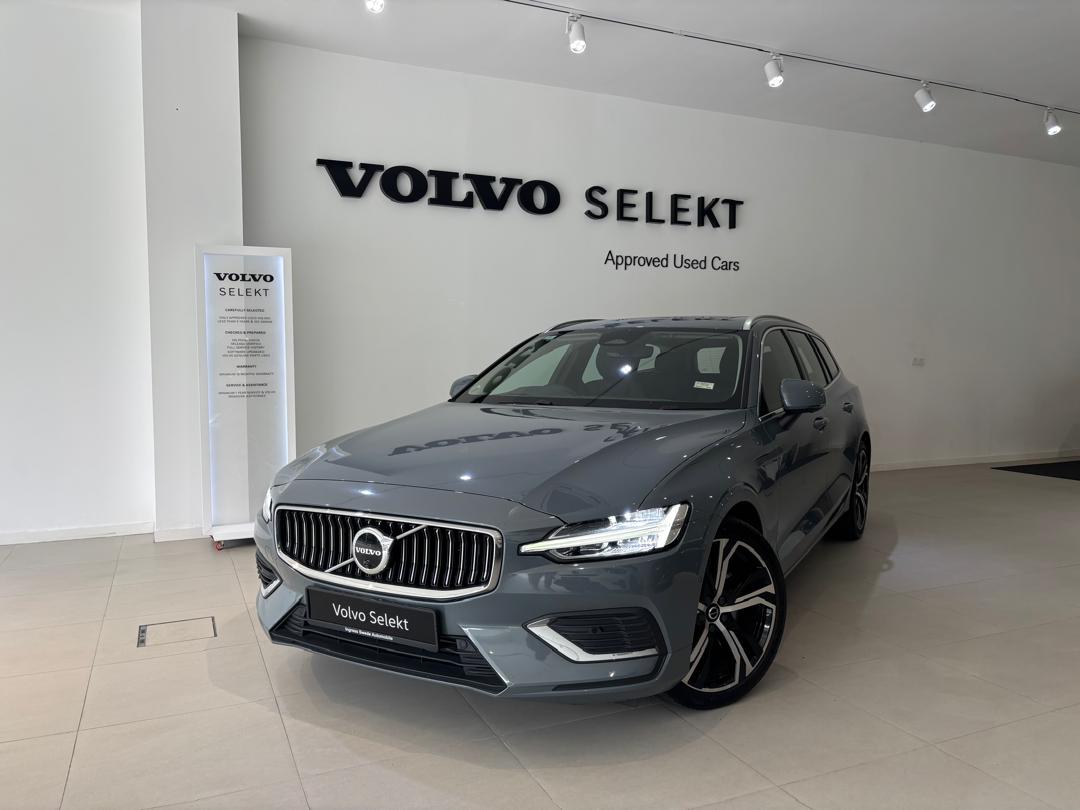 Volvo  V60 Recharge Ultimate, T8 , Electric/Petrol, Bright