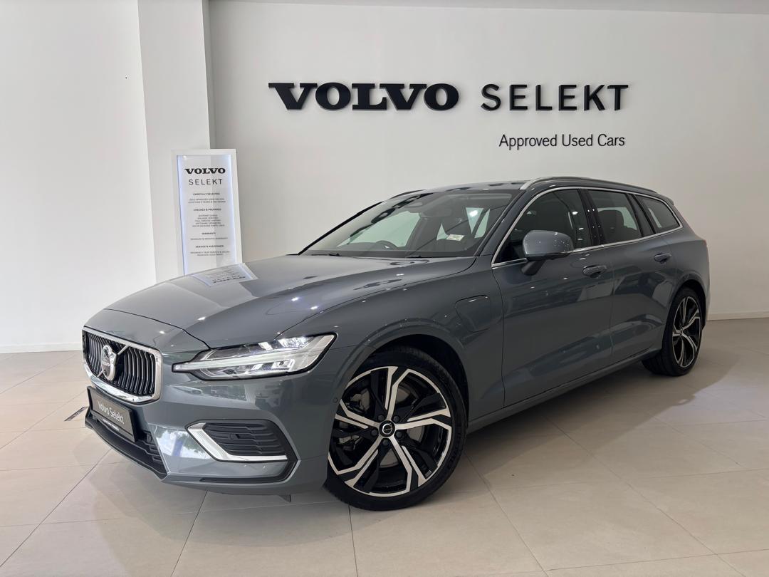 Volvo  V60 Recharge Ultimate, T8 , Electric/Petrol, Bright