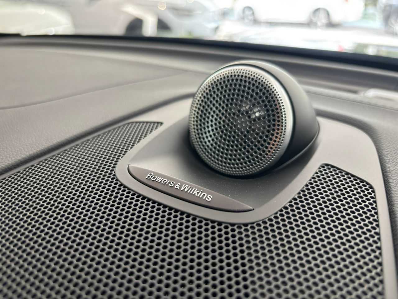 Volvo  XC60 Ultra, T8 AWD Plug-in hybrid, Electric/Petrol, Dark