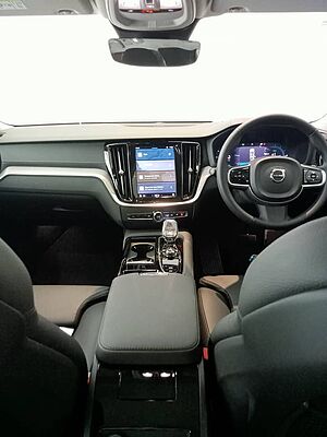 Volvo  V60 Recharge Plus, T8 AWD Plug-in hybrid, Electric/Petrol, Bright