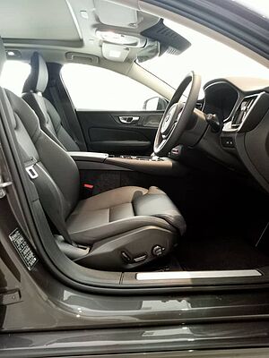 Volvo  V60 Recharge Plus, T8 AWD Plug-in hybrid, Electric/Petrol, Bright