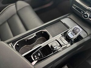 Volvo  XC60 Ultra, T8 AWD Plug-in hybrid, Electric/Petrol, Dark