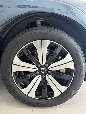 Volvo  XC60 Ultra, T8 AWD Plug-in hybrid, Electric/Petrol, Dark