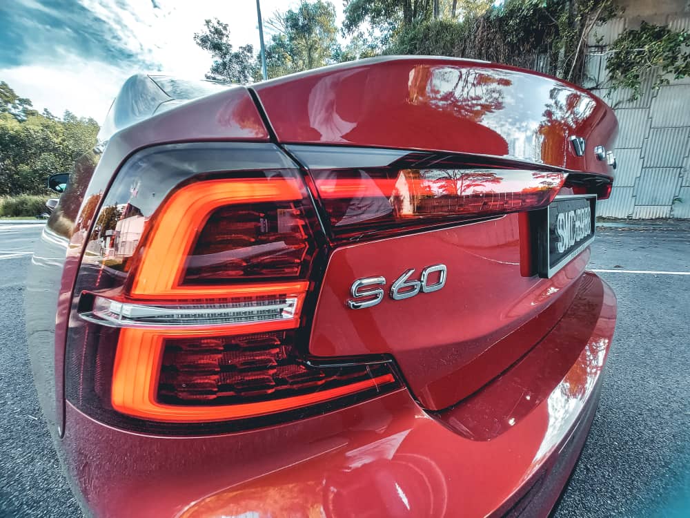 Volvo  S60 Recharge R-Design, T8 AWD (407 hp) aut