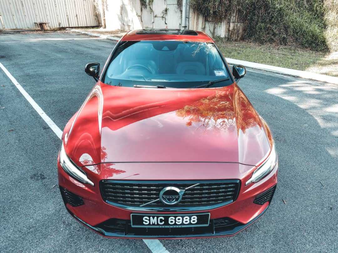 Volvo  S60 Recharge R-Design, T8 AWD (407 hp) aut