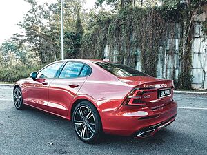 Volvo  S60 Recharge R-Design, T8 AWD (407 hp) aut
