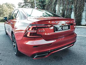 Volvo  S60 Recharge R-Design, T8 AWD (407 hp) aut