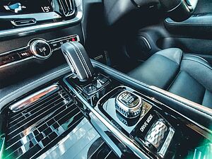 Volvo  S60 Recharge R-Design, T8 AWD (407 hp) aut