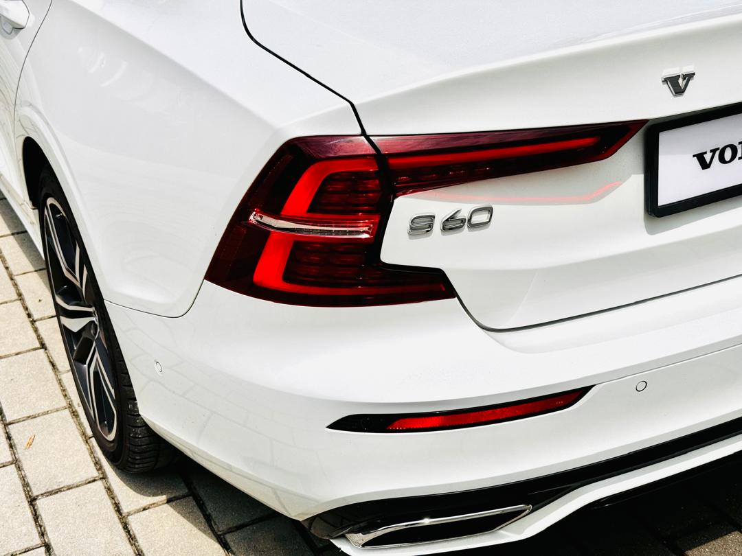 Volvo  S60 Recharge R-Design, T8