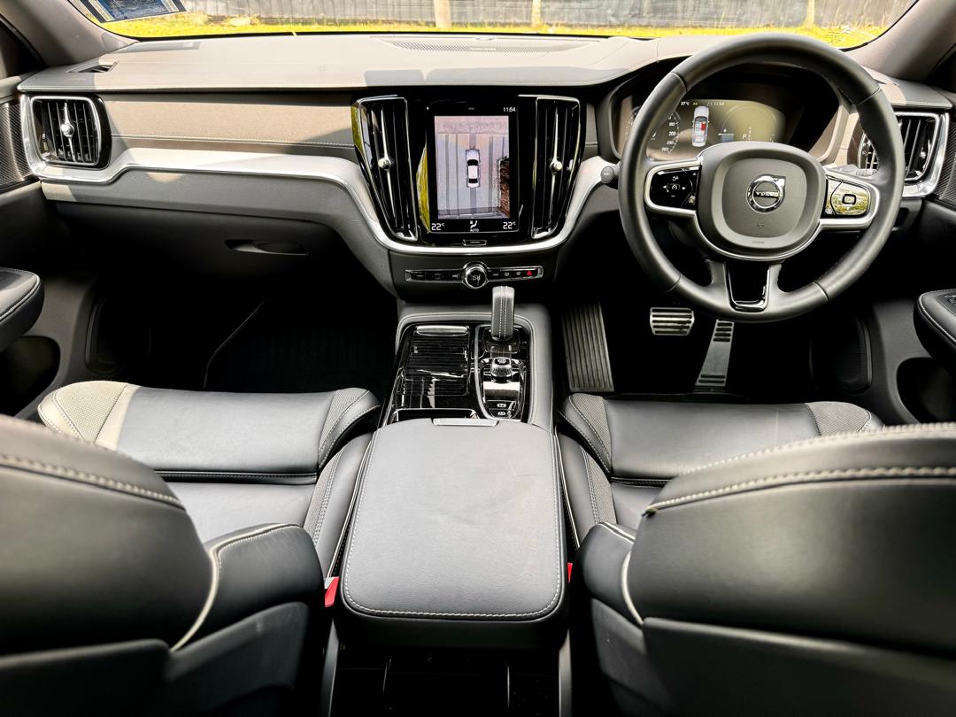 Volvo  S60 Recharge R-Design, T8