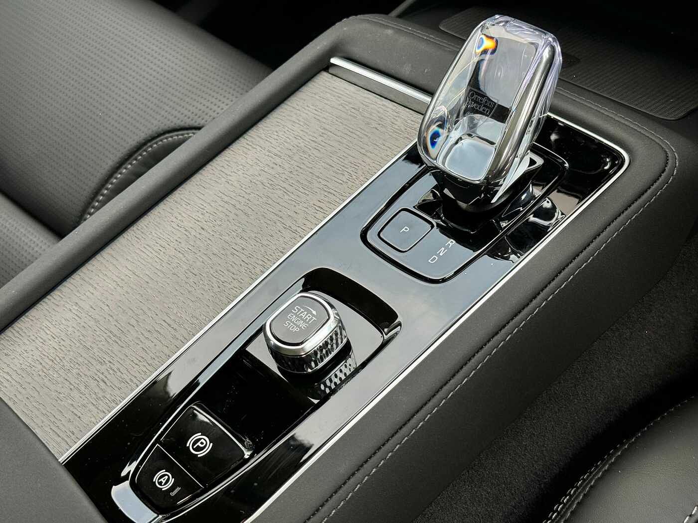 Volvo Ultra, T8 AWD Plug-in hybrid, Electric/Petrol, Bright, 7 Seats