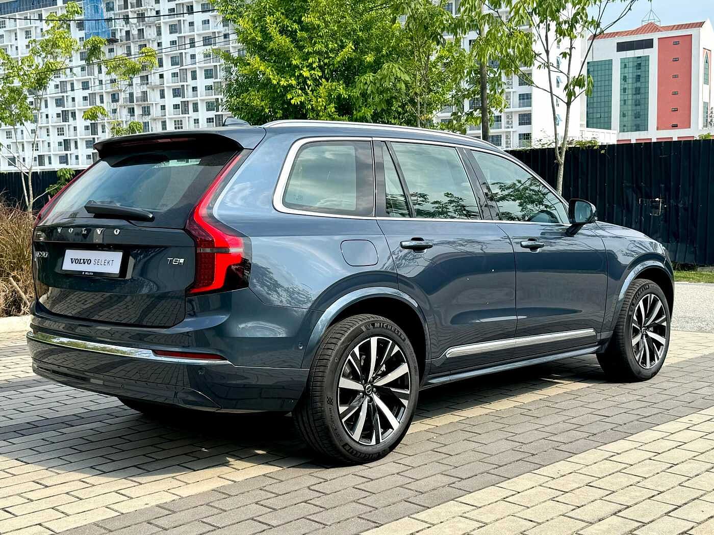 Volvo Ultra, T8 AWD Plug-in hybrid, Electric/Petrol, Bright, 7 Seats