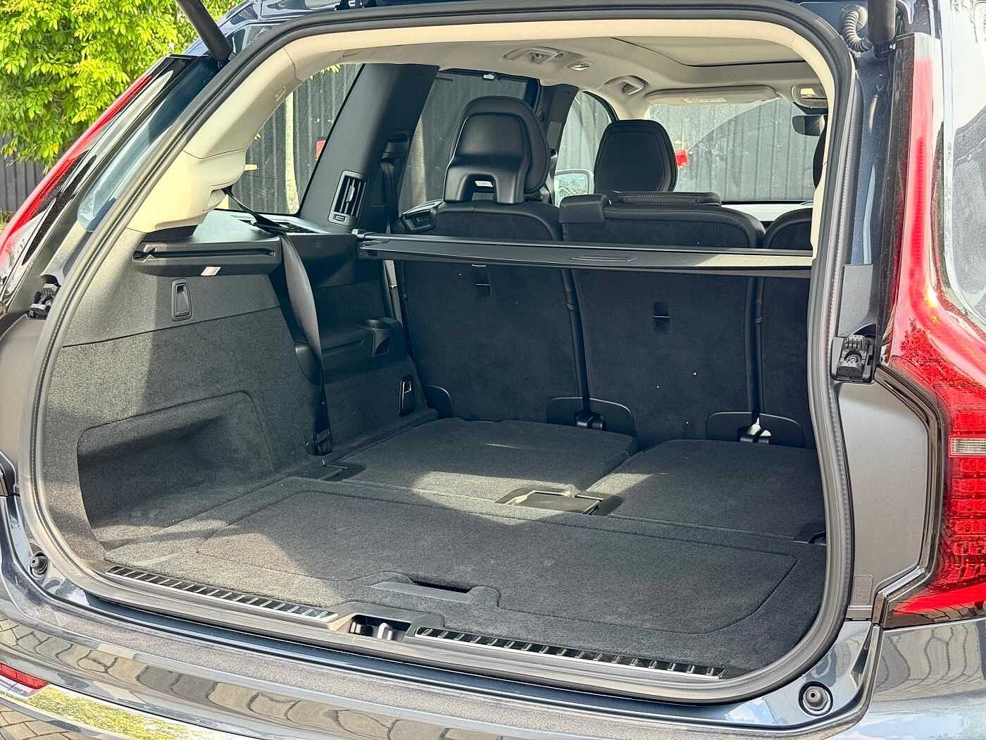 Volvo Ultra, T8 AWD Plug-in hybrid, Electric/Petrol, Bright, 7 Seats