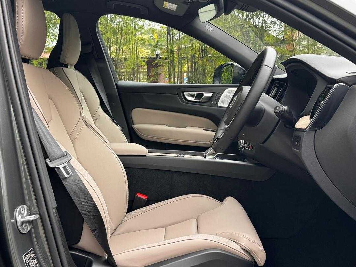 Volvo  Ultra, T8 AWD Plug-in hybrid, Electric/Petrol, Dark