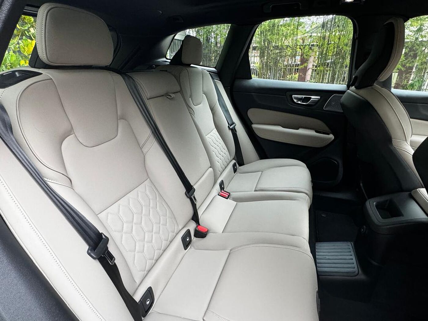 Volvo  Ultra, T8 AWD Plug-in hybrid, Electric/Petrol, Dark