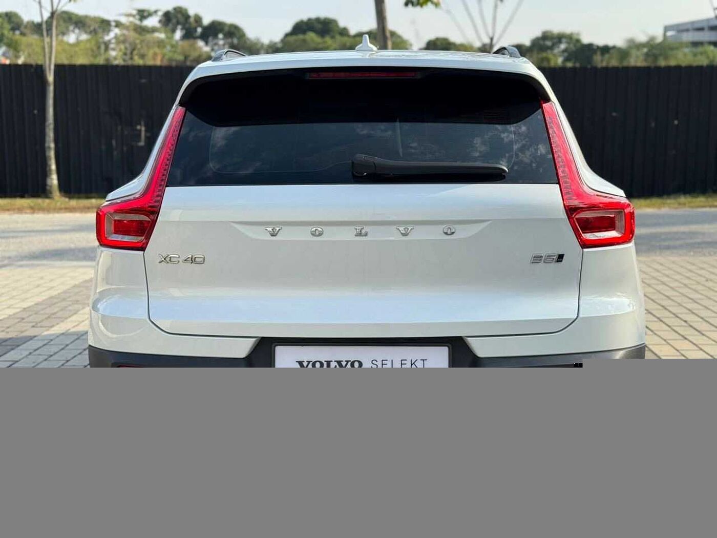 Volvo  Plus, B5 AWD Mild hybrid, Petrol, Dark