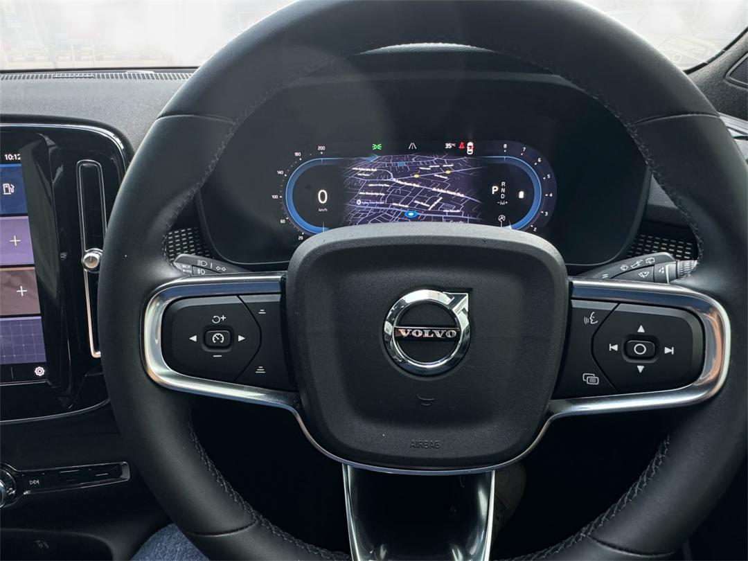 Volvo  XC40 Ultimate, B5 , Petrol, Dark