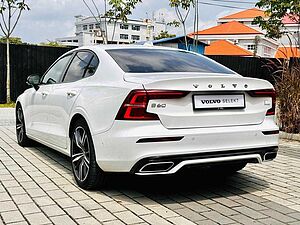 Volvo  S60 Recharge R-Design, T8