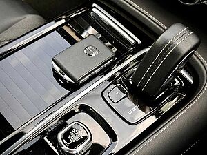 Volvo  S60 Recharge R-Design, T8
