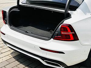 Volvo  S60 Recharge R-Design, T8
