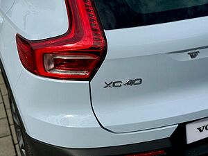 Volvo  XC40 Plus, B5 AWD Mild hybrid, Petrol, Dark