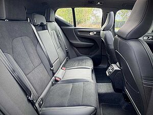 Volvo  XC40 Plus, B5 AWD Mild hybrid, Petrol, Dark