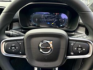 Volvo  XC40 Plus, B5 AWD Mild hybrid, Petrol, Dark