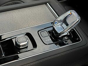 Volvo XC90 Ultra, T8 AWD Plug-in hybrid, Electric/Petrol, Bright, 7 Seats
