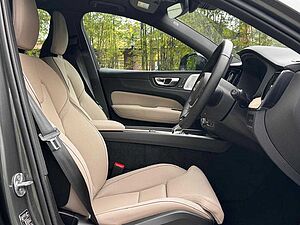 Volvo  Ultra, T8 AWD Plug-in hybrid, Electric/Petrol, Dark