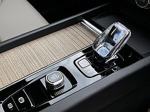 Volvo  Ultra, T8 AWD Plug-in hybrid, Electric/Petrol, Dark