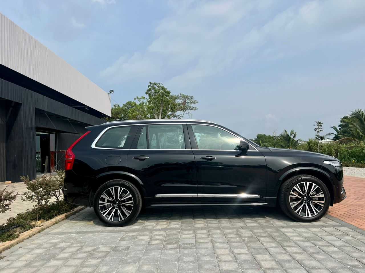 Volvo  XC90 Recharge Ultimate, T8 AWD Plug-in hybrid, Electric/Petrol, Bright, 7 Seats
