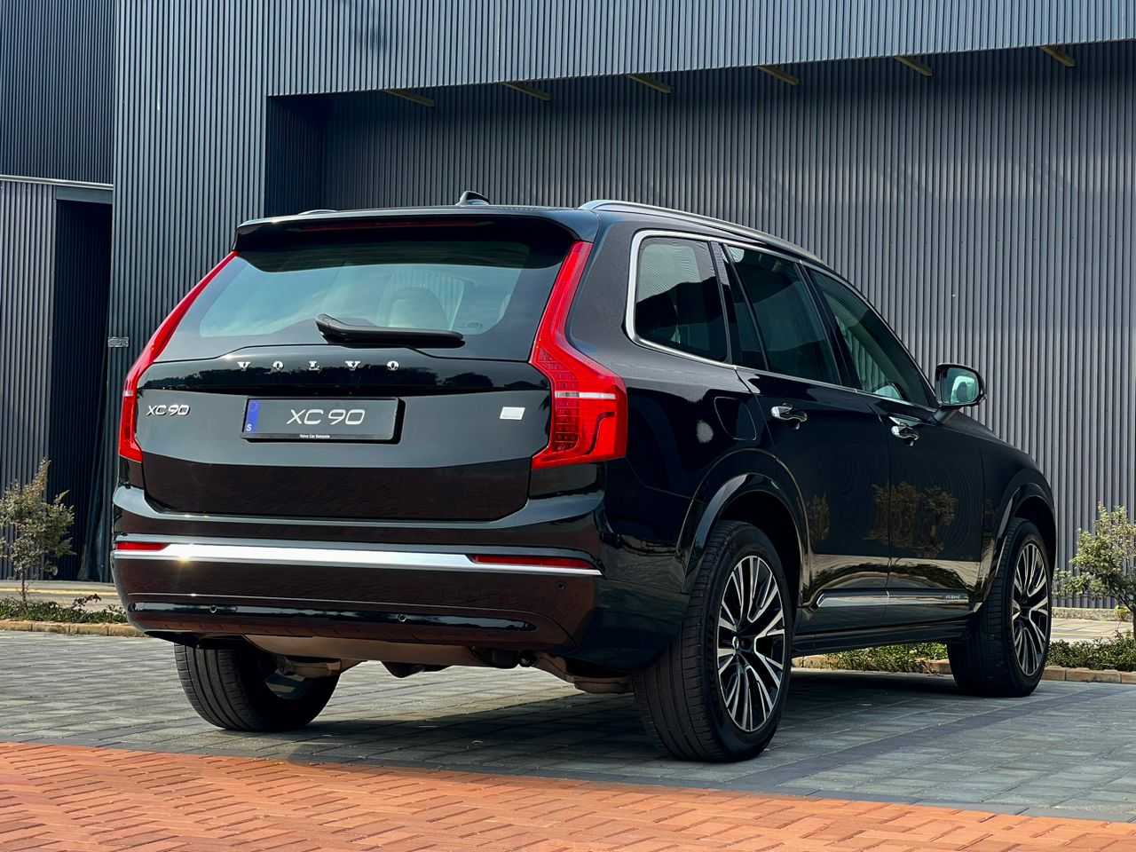 Volvo  XC90 Recharge Ultimate, T8 AWD Plug-in hybrid, Electric/Petrol, Bright, 7 Seats
