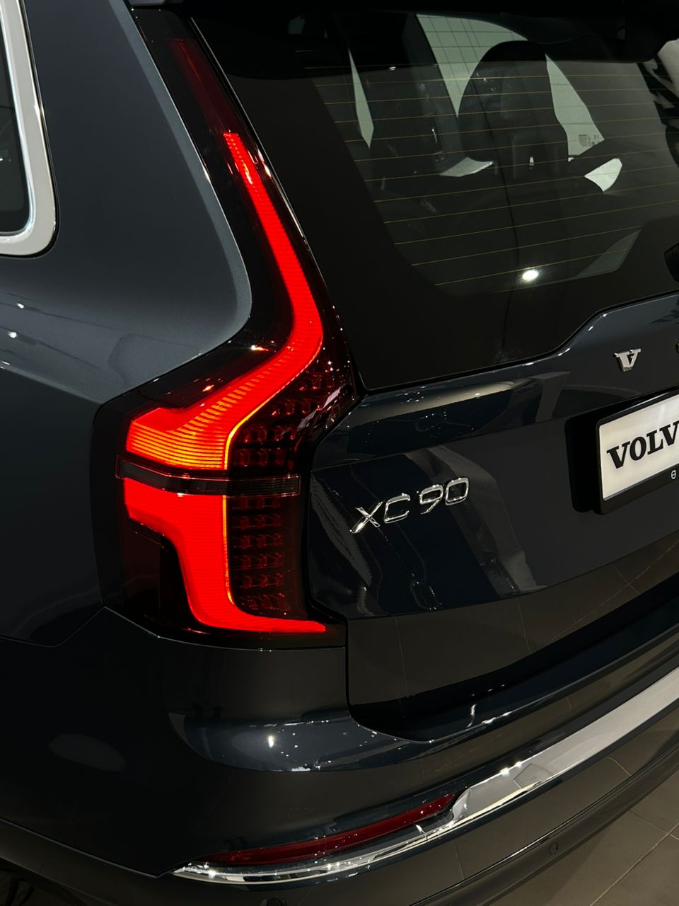 Volvo  XC90 Ultra, T8 AWD Plug-in hybrid, Electric/Petrol, Bright, 7 Seats