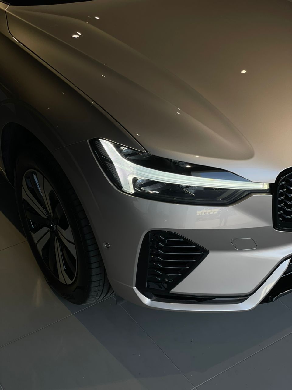 Volvo  XC60 Ultra, T8 AWD Plug-in hybrid, Electric/Petrol, Dark