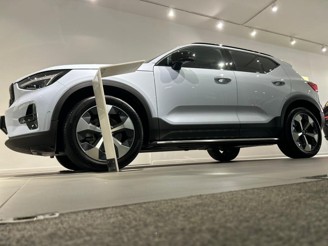 Volvo  XC40 Plus, B5 AWD Mild hybrid, Petrol, Dark