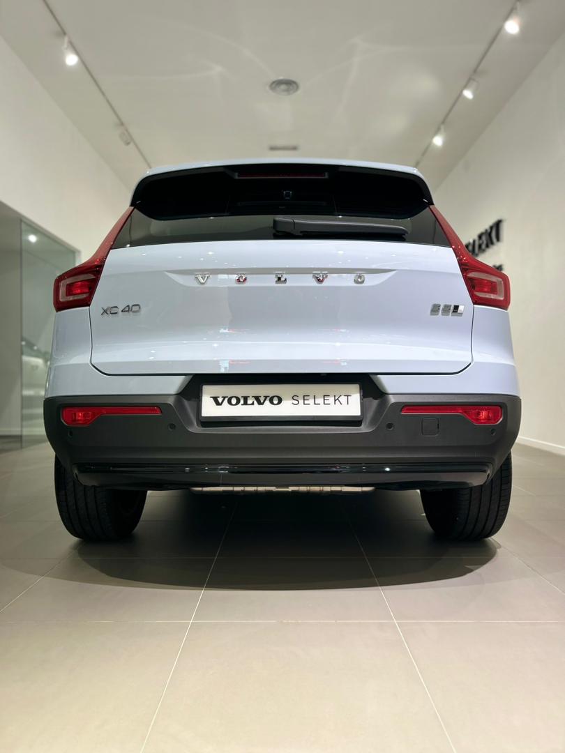 Volvo  XC40 Plus, B5 AWD Mild hybrid, Petrol, Dark