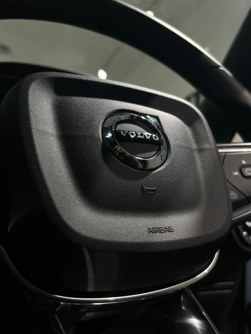 Volvo  XC40 Plus, B5 AWD Mild hybrid, Petrol, Dark