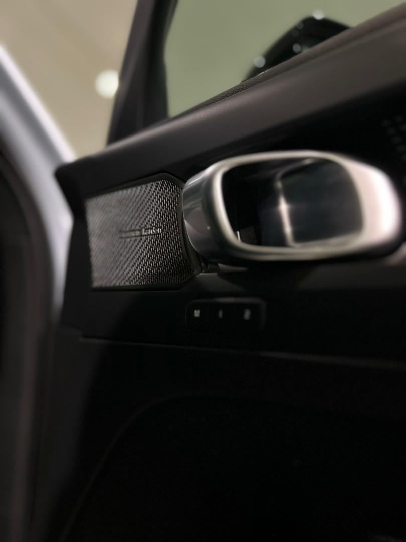 Volvo  XC40 Plus, B5 AWD Mild hybrid, Petrol, Dark