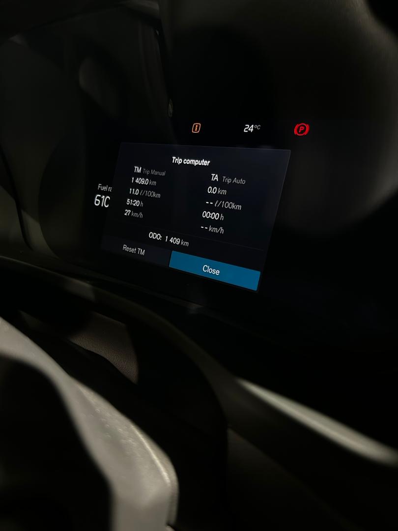 Volvo  XC40 Plus, B5 AWD Mild hybrid, Petrol, Dark