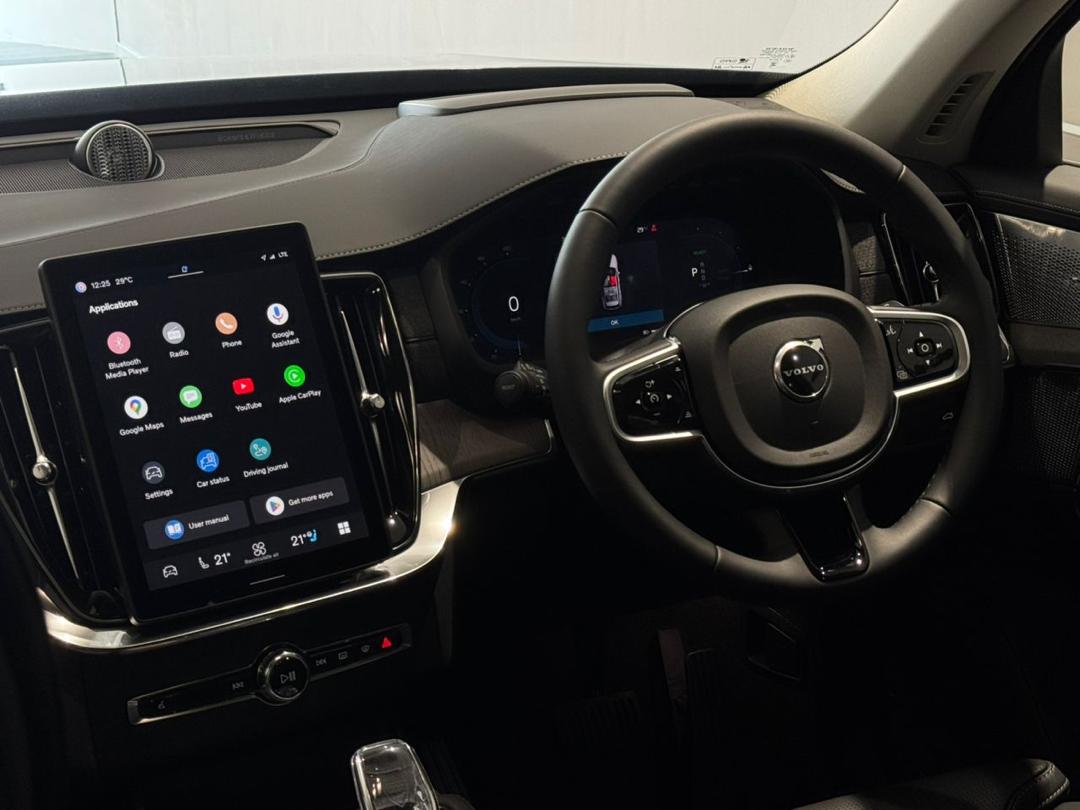 Volvo XC90 Ultra, T8 AWD Plug-in hybrid, Electric/Petrol, Bright, 7 Seats