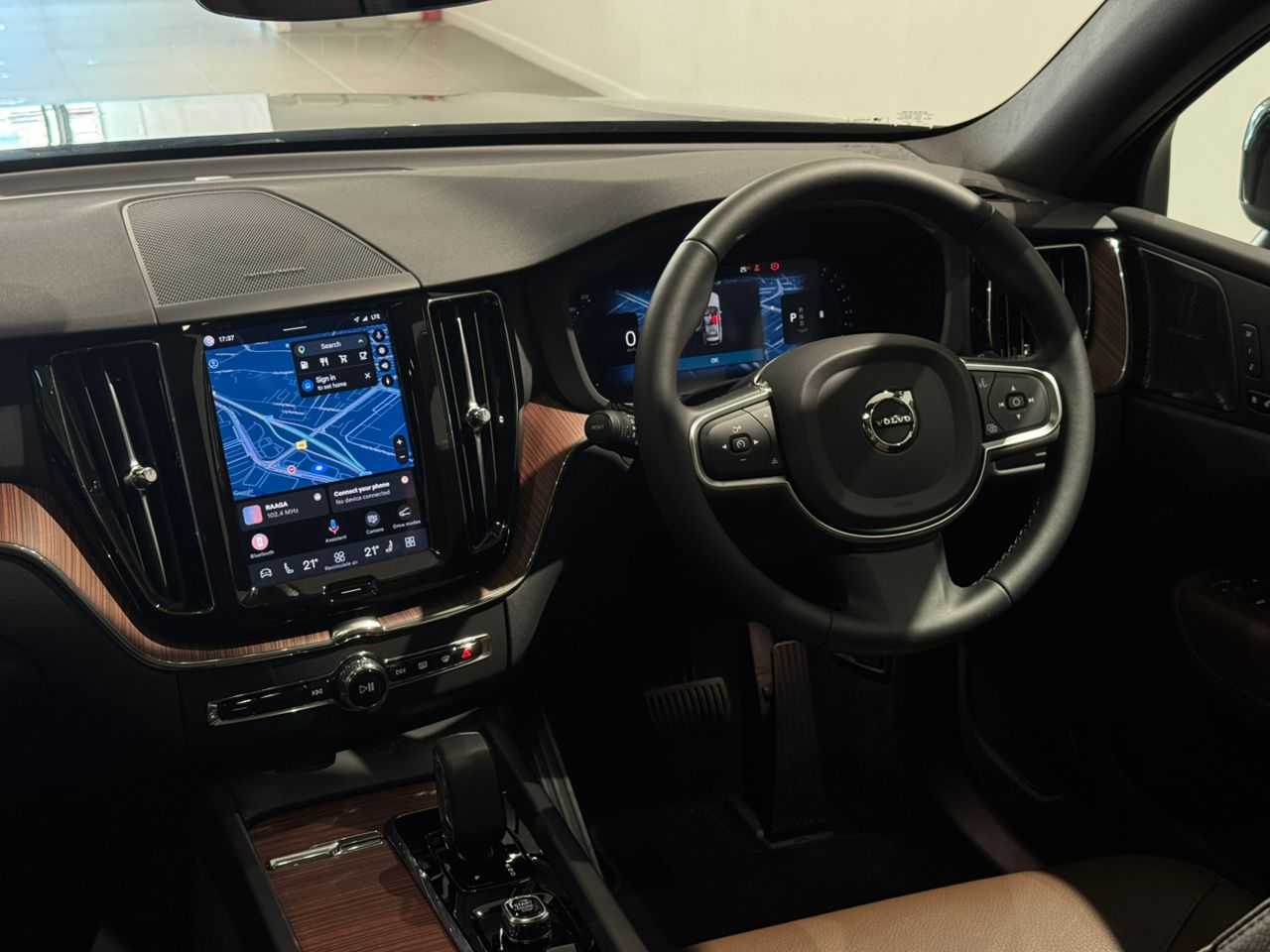 Volvo XC60 Essential, B5 AWD Mild hybrid, Petrol