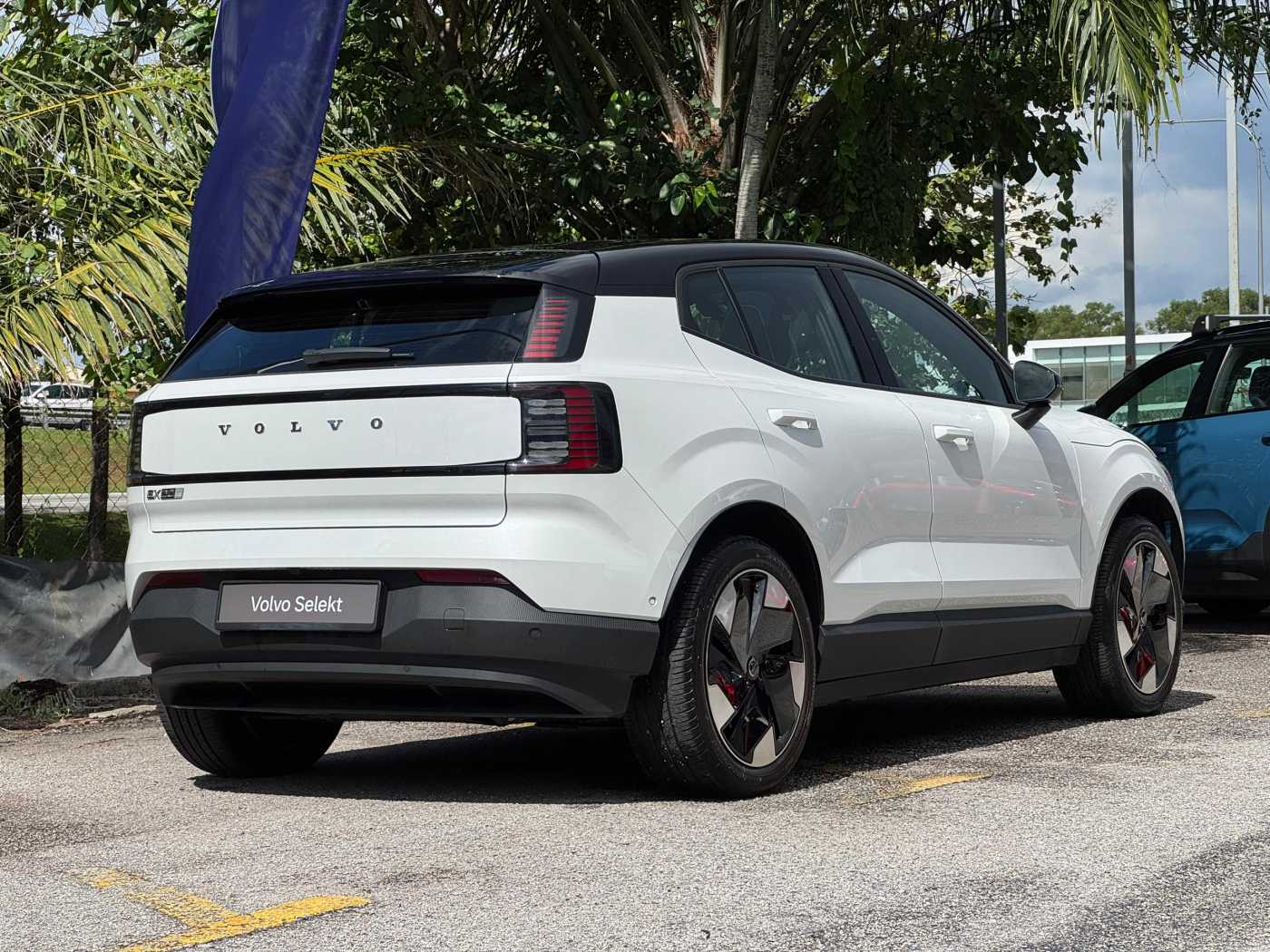 Volvo Ultra, Single Motor Extended Range, Electric