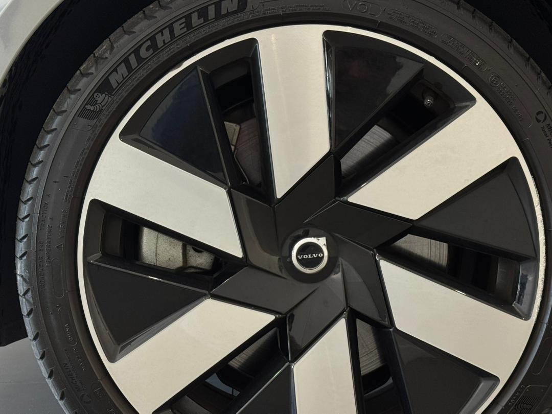 Volvo Recharge Plus, T8 AWD Plug-in hybrid, Electric/Petrol, Bright