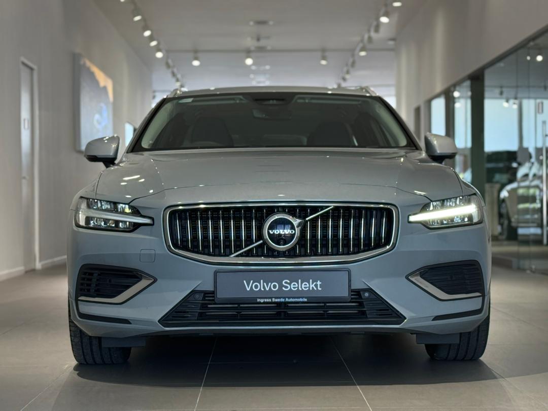 Volvo Recharge Plus, T8 AWD Plug-in hybrid, Electric/Petrol, Bright