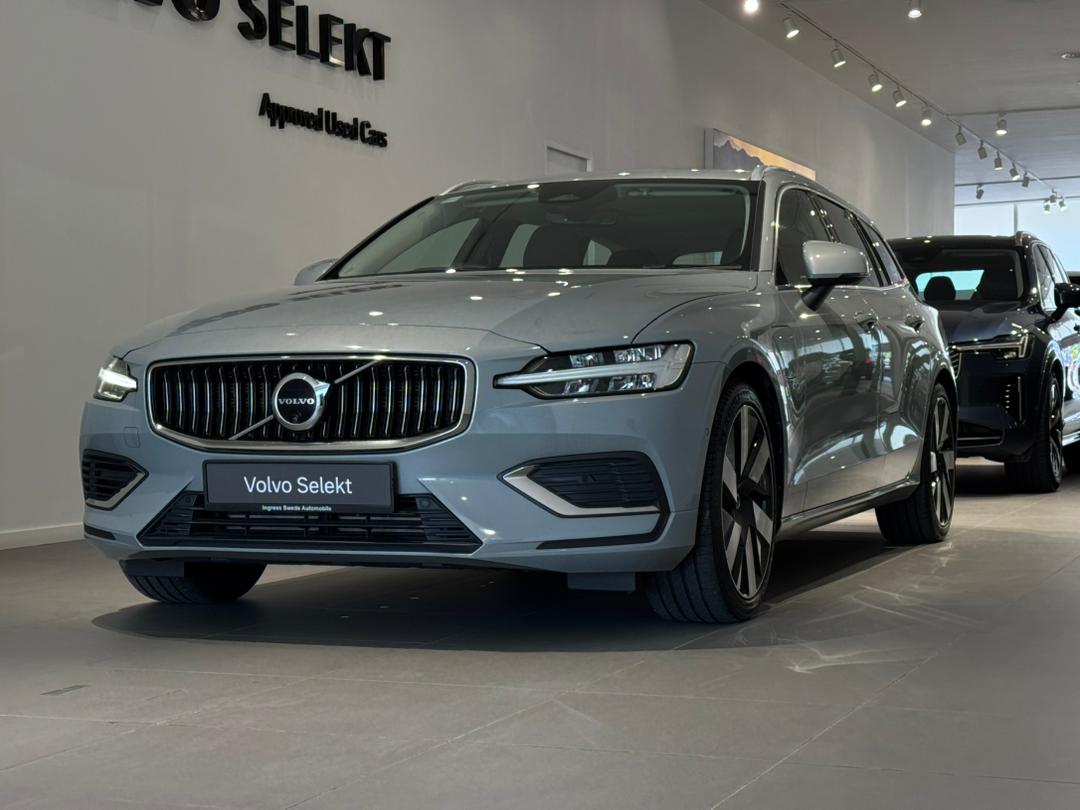 Volvo Recharge Plus, T8 AWD Plug-in hybrid, Electric/Petrol, Bright