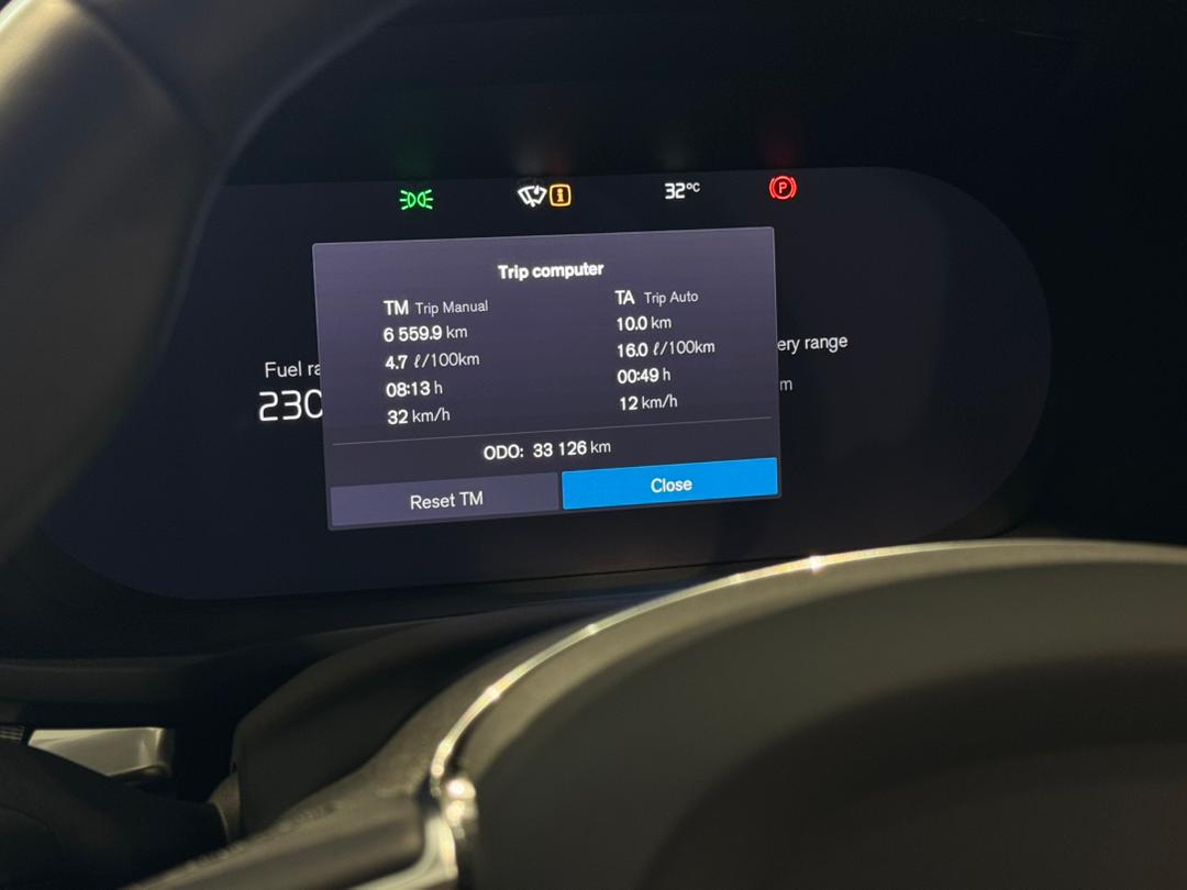 Volvo Recharge Plus, T8 AWD Plug-in hybrid, Electric/Petrol, Bright
